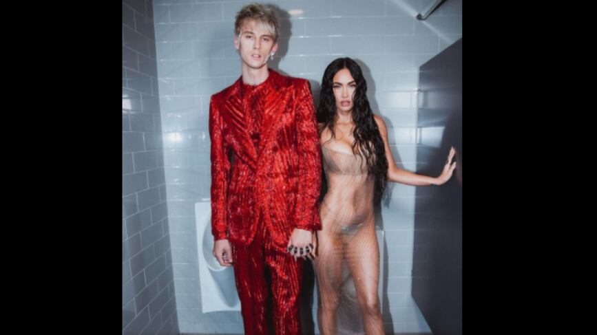 Megan Fox e Machine Gun Kelly anunciam noivado