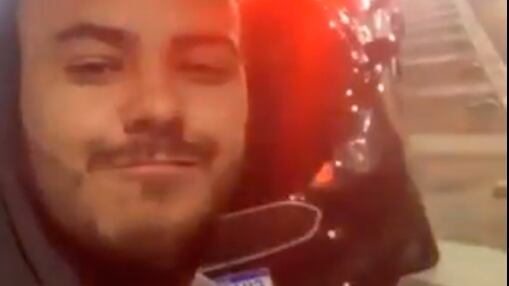 Motorista de aplicativo grava vídeo após atropelar ladrão de celular