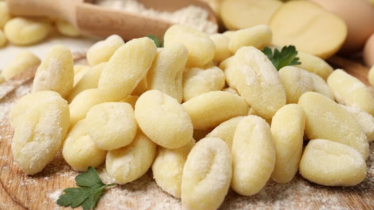 Receita deliciosa de nhoque de batata caseiro com 5 ingredientes para lamber os dedos