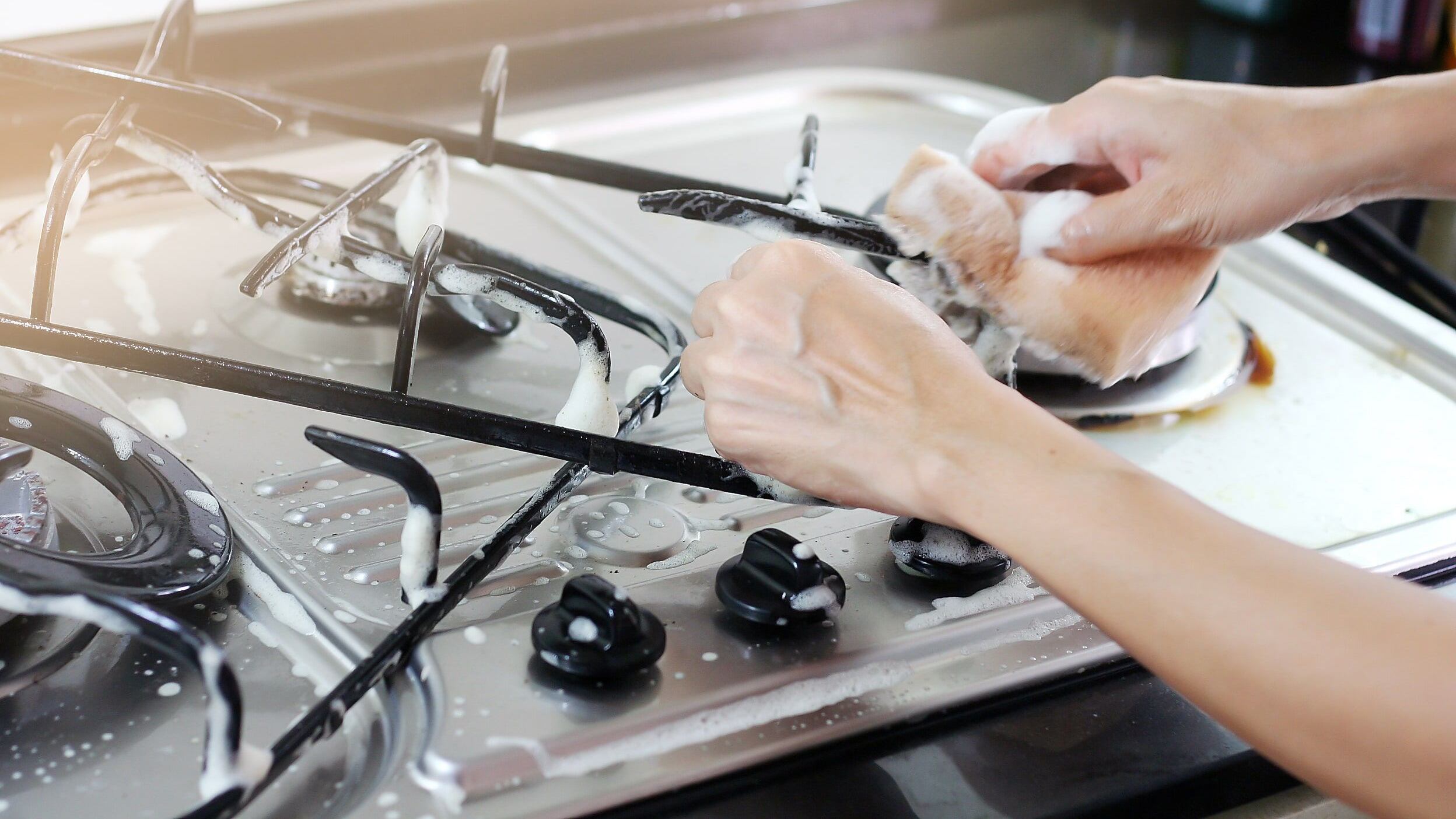 Aqui está a misturinha caseira perfeita para limpar inox e deixá-lo impecável