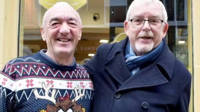 Idoso salvo em emergência no McDonald’s reencontra homem que o ajudou