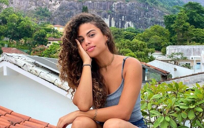 Atriz Clara Buarque estreia em "Travessia"