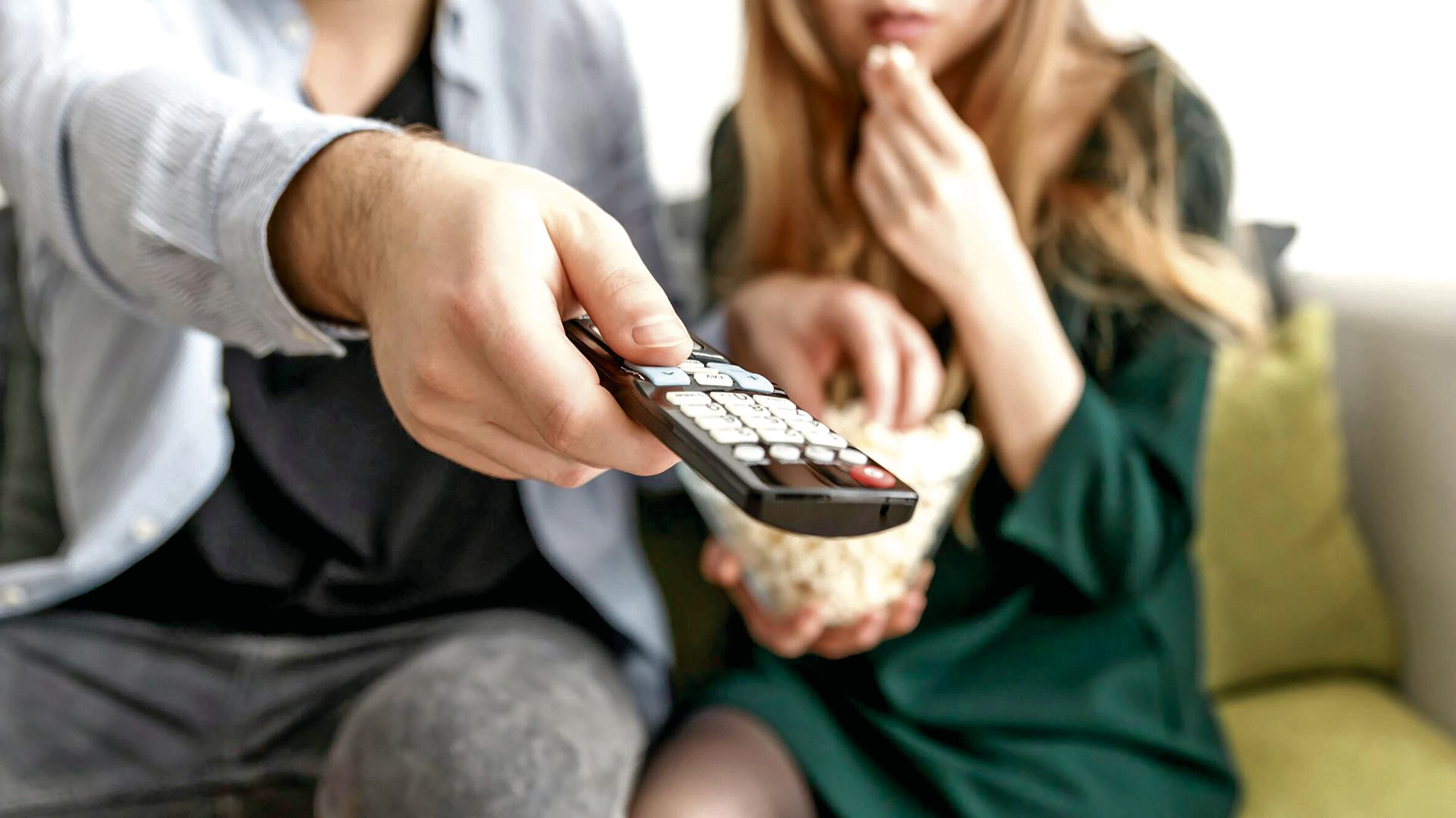 Este producto te ofrece la posibilidad de acceder a una amplia variedad de contenidos más allá de los canales de televisión, aprovecha para cambiarla