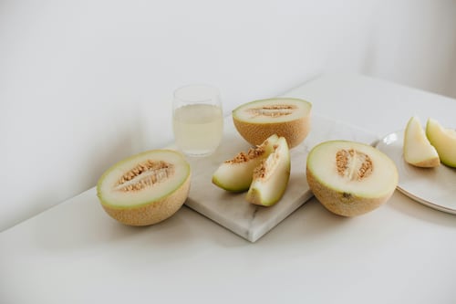 Receita de suco de melão com maçã verde e pepino para perder peso pouco a pouco e com saúde