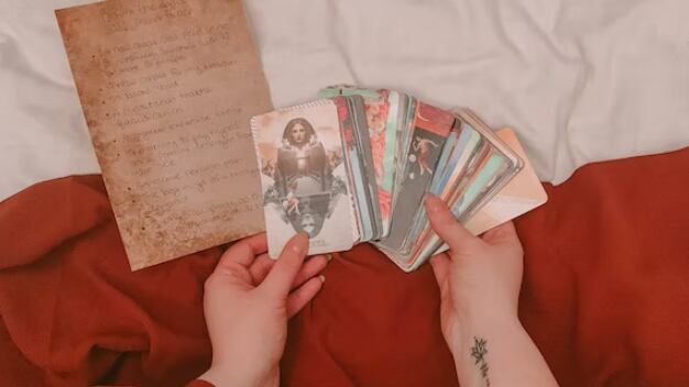 As cartas do tarot e mensagens para Libra, Escorpião, Sagitário, Capricórnio, Aquário e Peixes