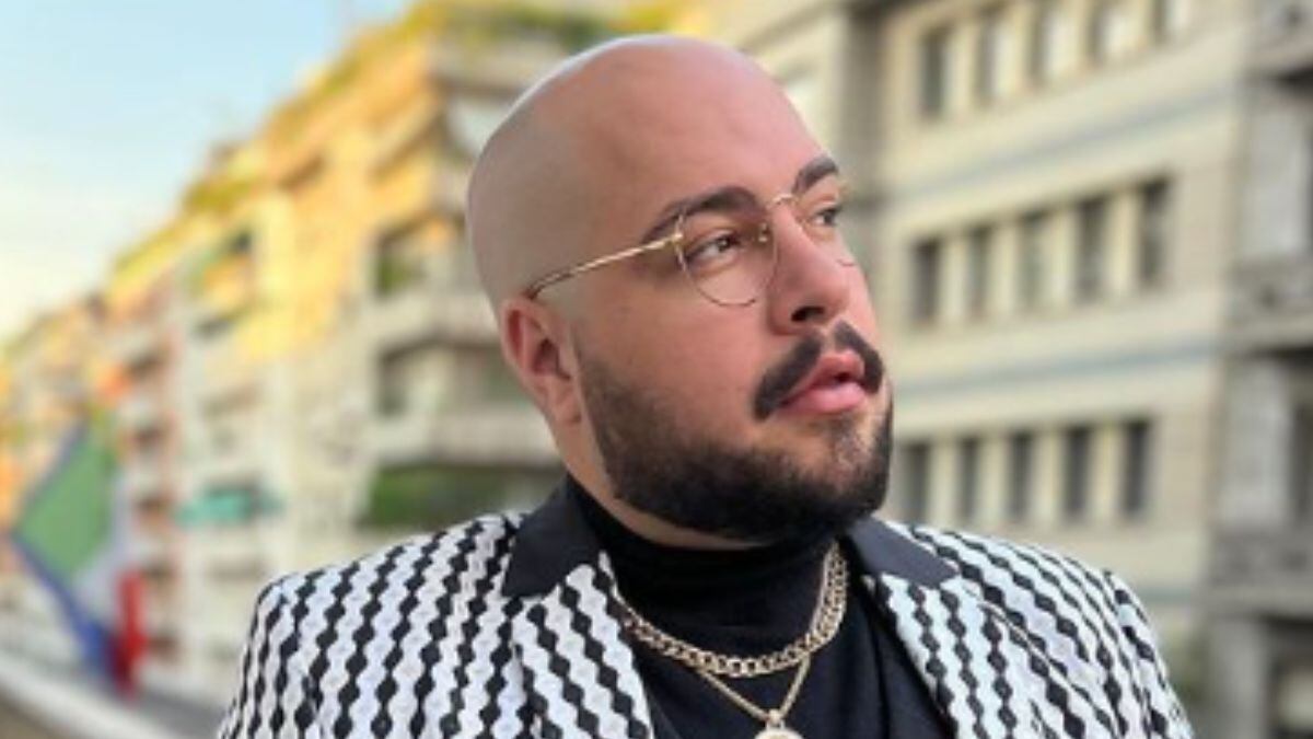 Tiago Abravanel posta foto de salto alto na Itália