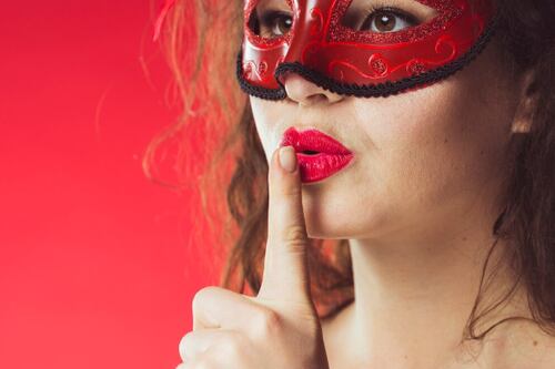 5 fetiches femininos mais comuns e o que eles revelam sobre o desejo