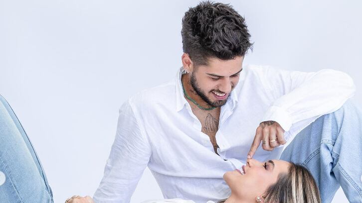 O detalhe da mão na barriga nas fotos chamou a atenção dos fãs
Foto: @virginia