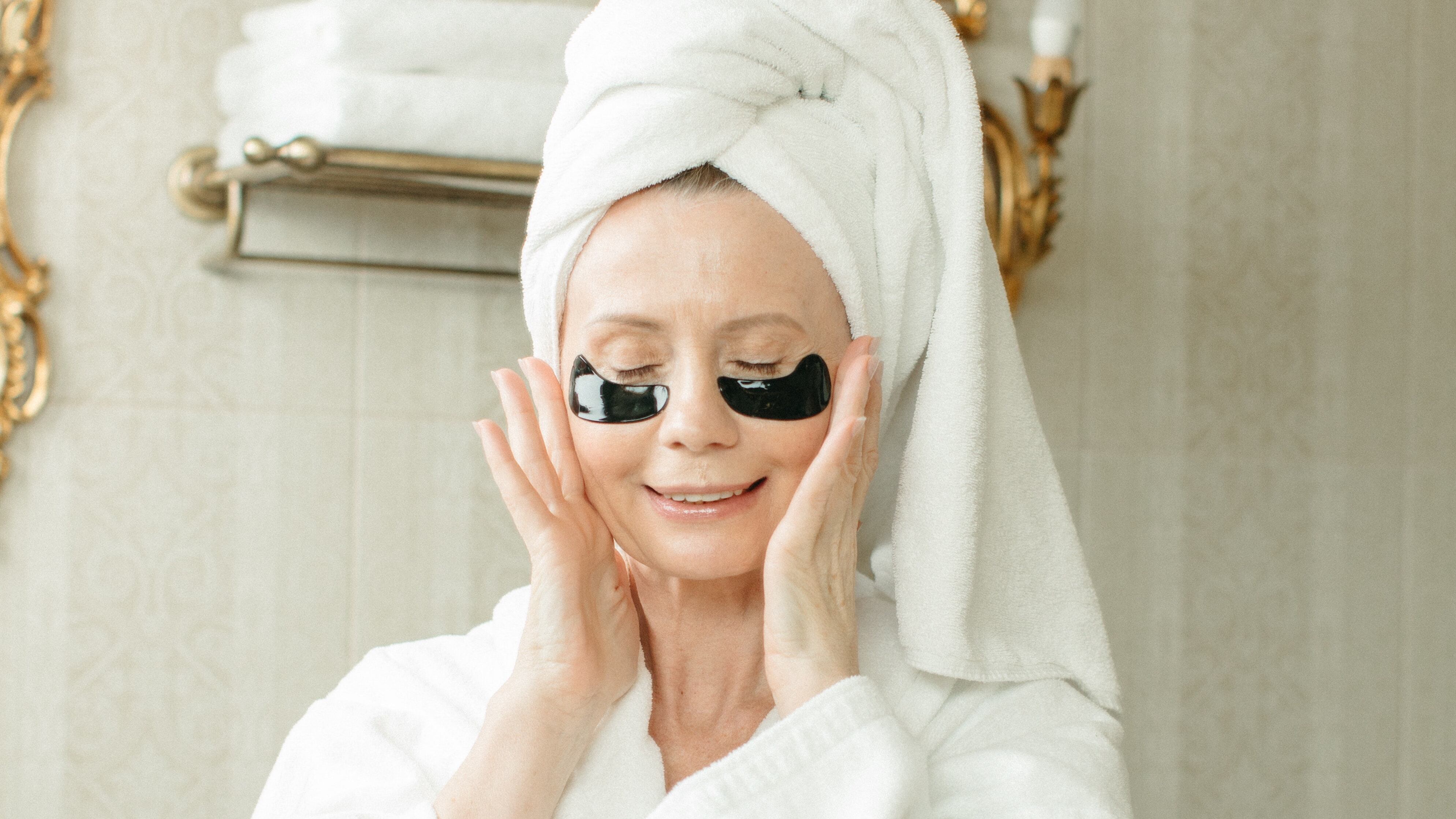 Um dos motivos mais comuns para as olheiras é a perda de volume na área periorbital.