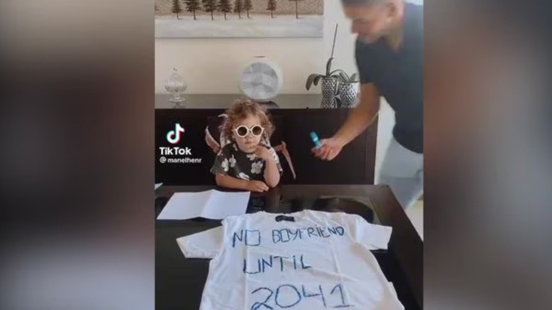 La niña conmovió con su ternura