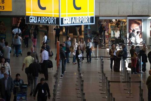Imigrante retido no Aeroporto de Guarulhos testa negativo para Mpox; hospital diz que ele está com catapora