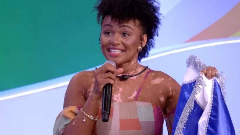 Após deixar confinamento, Natália recebe convite de escola de samba