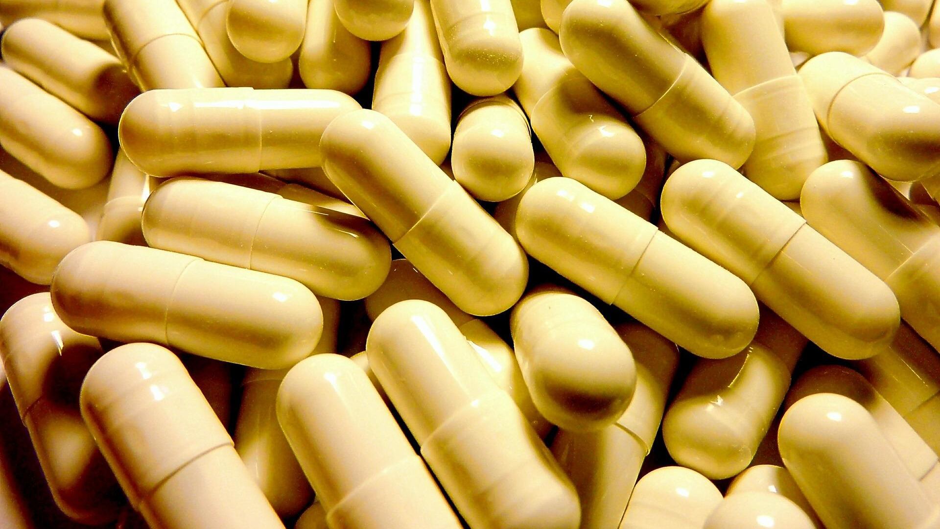 Menino de 13 anos morre após tomar refrigerante envenenado na Índia