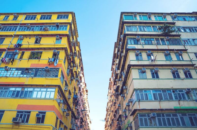 Hay muchas explicaciones sobre por qué escuchamos que arrastran muebles en el techo