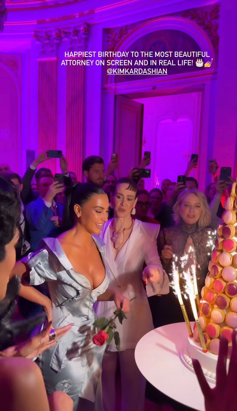Kim Kardashian festeja su cumpleaños 45