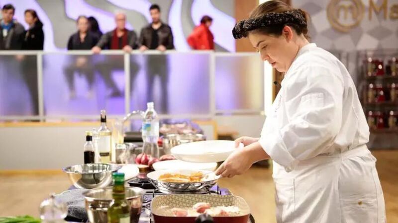 Eliminada do MasterChef Brasil no meio da temporada, Izabel Alvares voltou na repescagem e levou o troféu em 2015