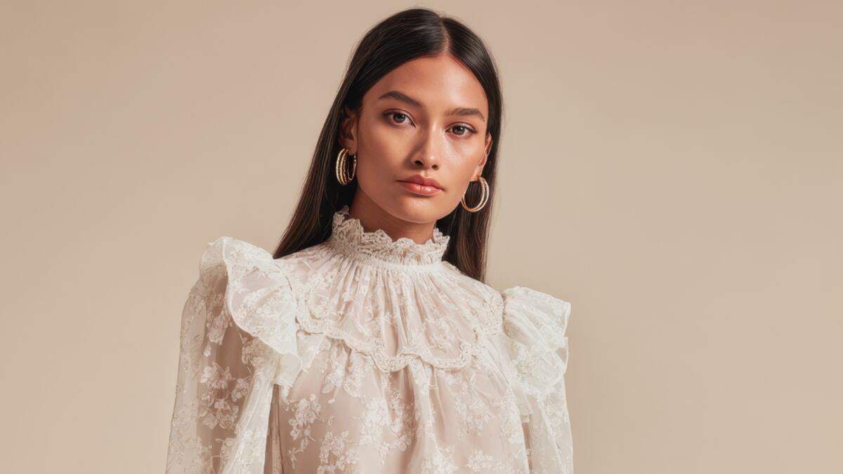 Las blusas de abuela serán tendencia este año