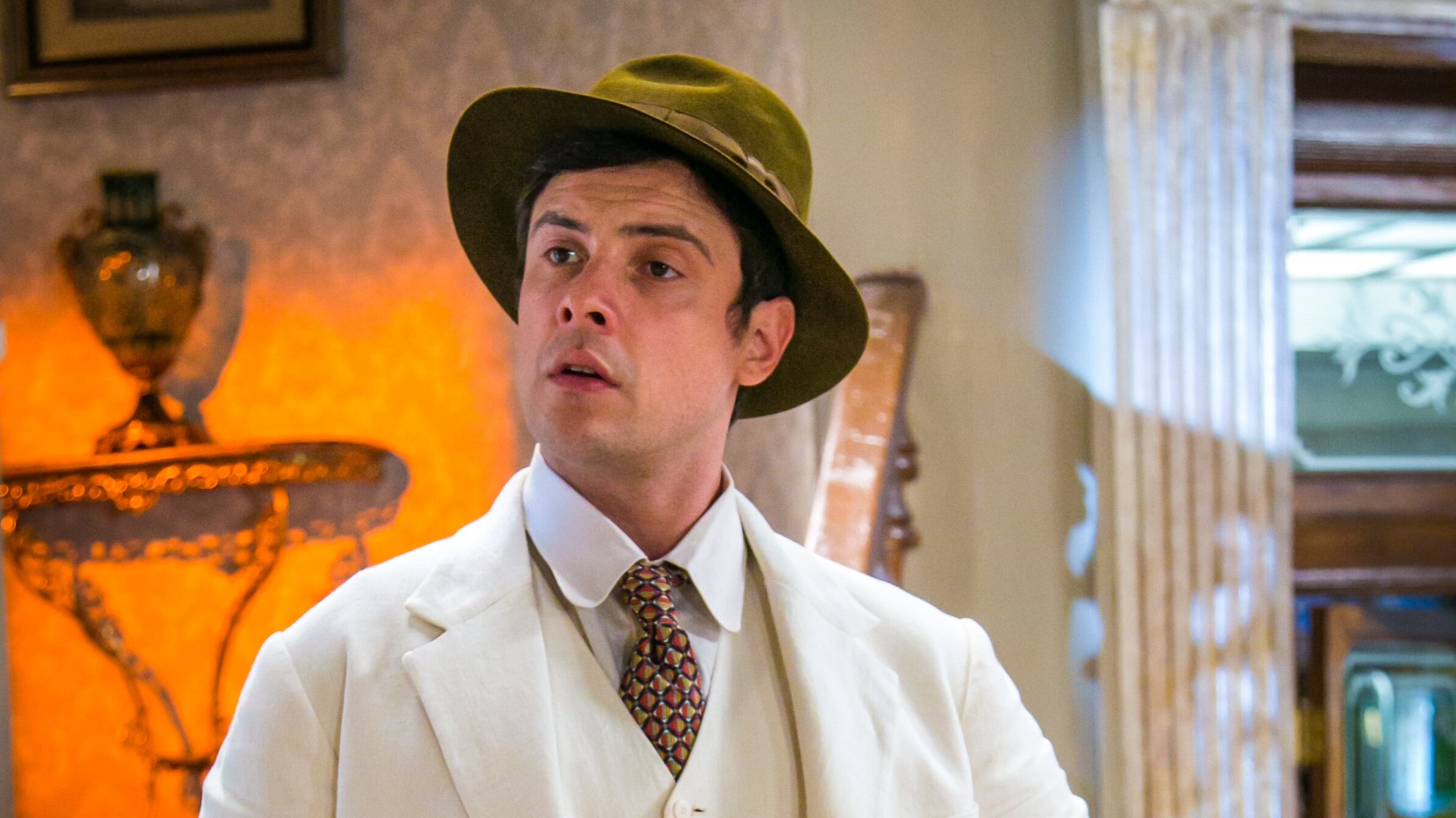 Fã avisa Walcyr Carrrasco que Êta Mundo Bom! não é a melhor novela para ganhar uma continuação