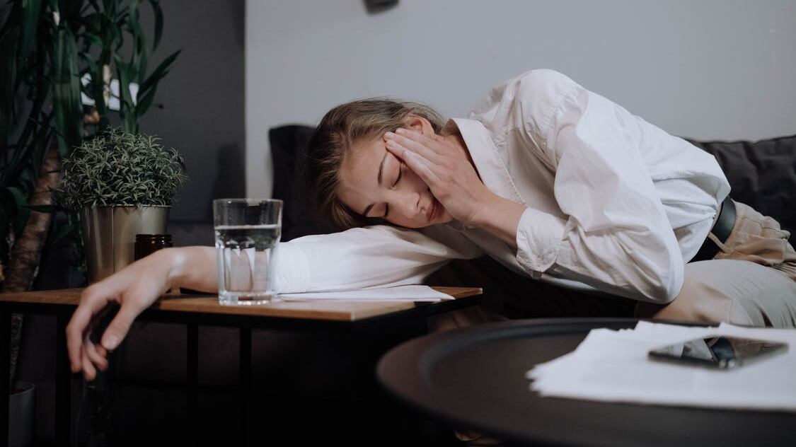 Estes são os sintomas EVIDENTES de que você tem estafa mental e talvez não perceba