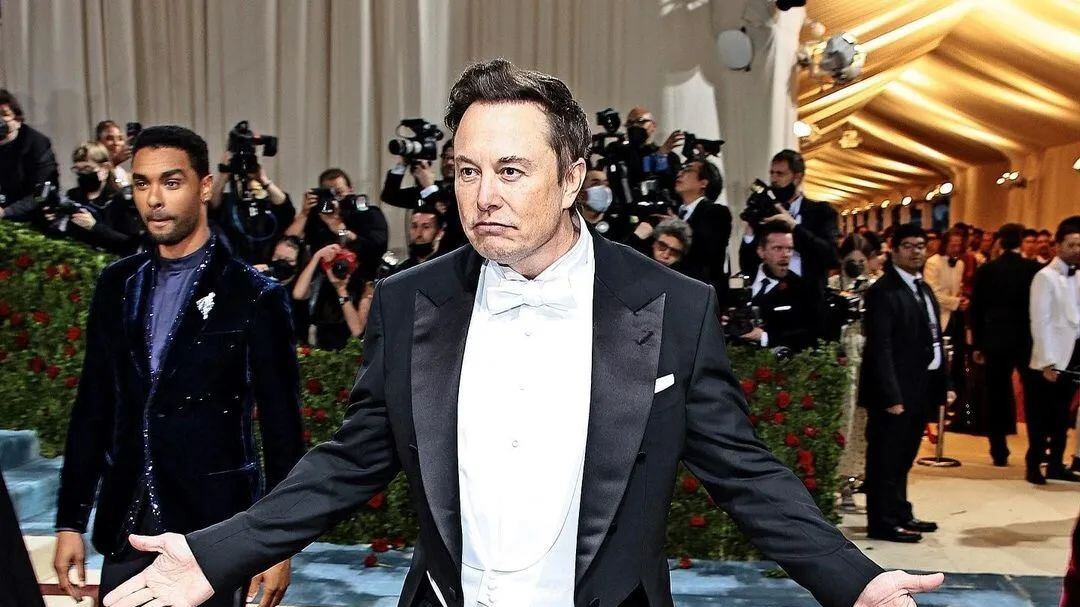 Elon Musk diz que filha virou comunista