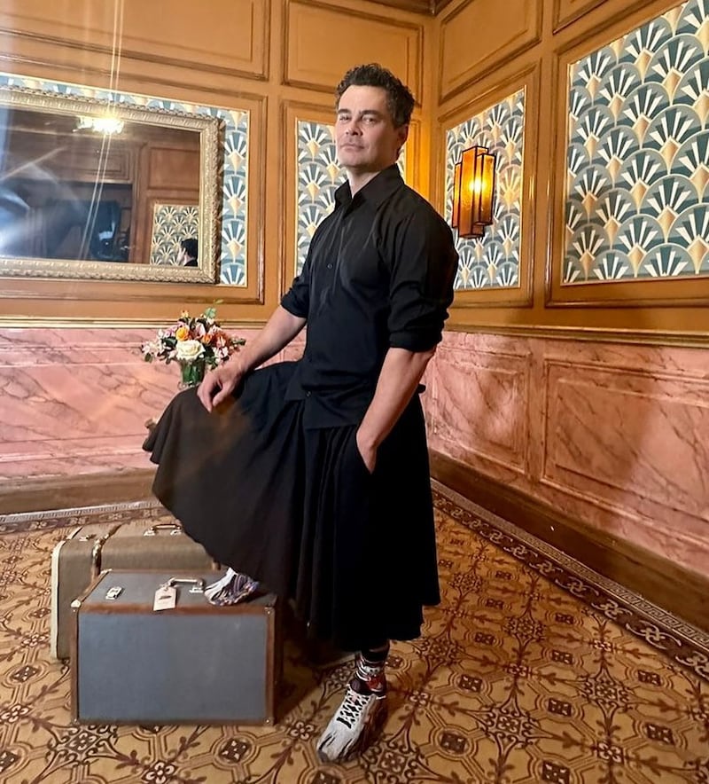 Amor Perfeito: Carmo Dalla Vecchia vive advogado gay em novela de época da Globo