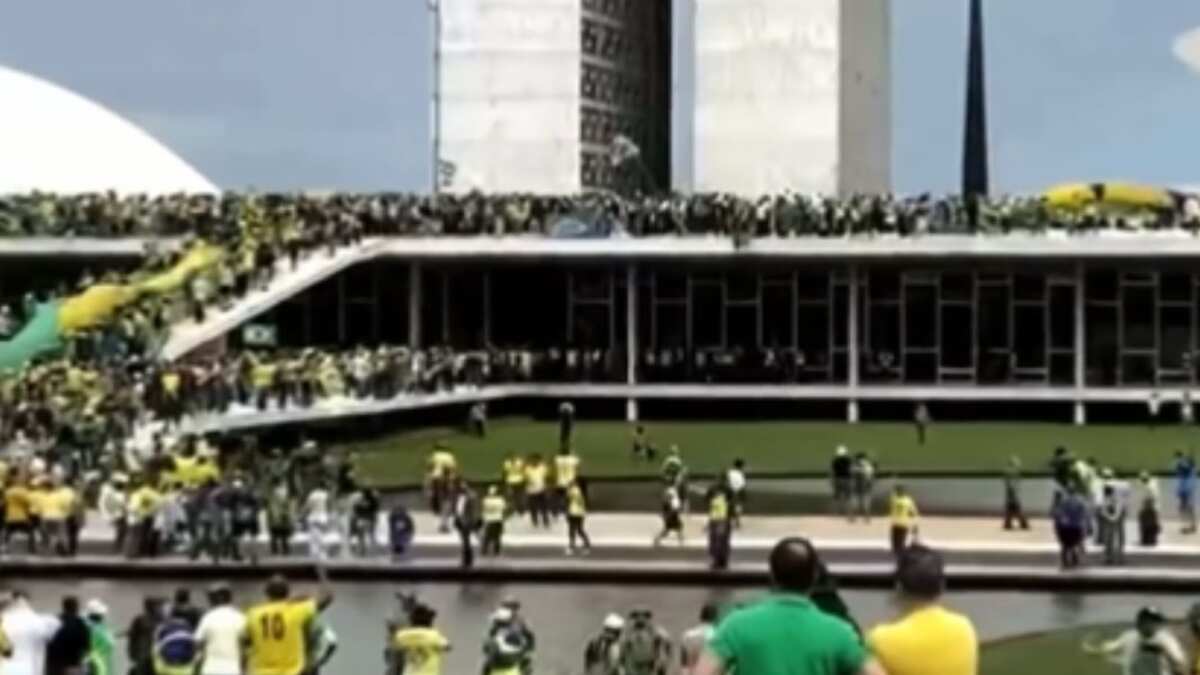 Atos terroristas no DF são destaque nas redes sociais