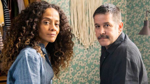 Fotos dos personagens Zuleica (Aline Borges) e Tenório (Murilo Benício)