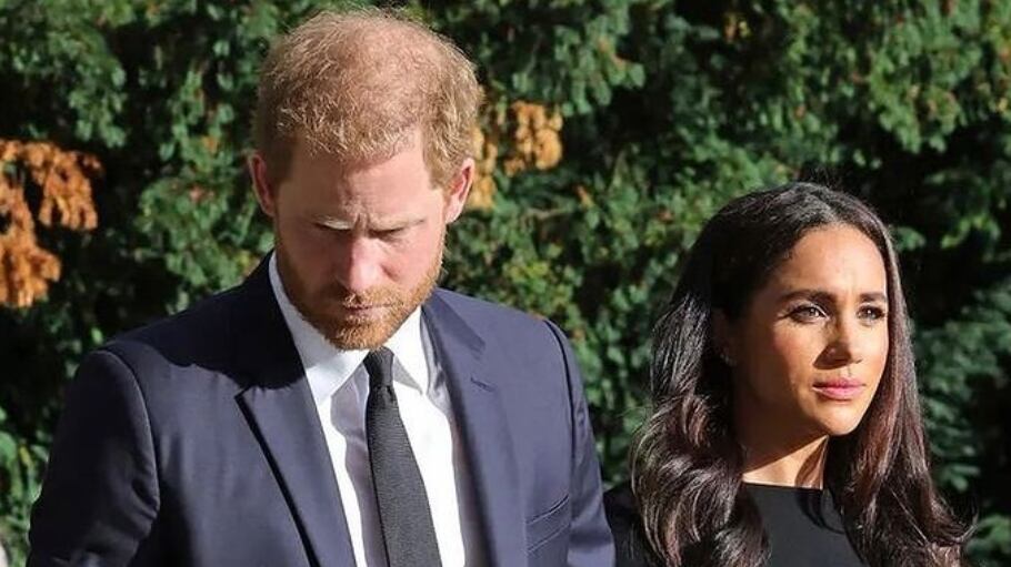 Kate Middleton, príncipe William, príncipe Harry e Meghan Markle estiveram reunidos pela primeira vez em uma aparição pública após a saída dos dois últimos da Coroa.