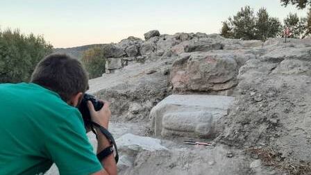 Escultura de pênis 'gigante' é encontrada na Espanha