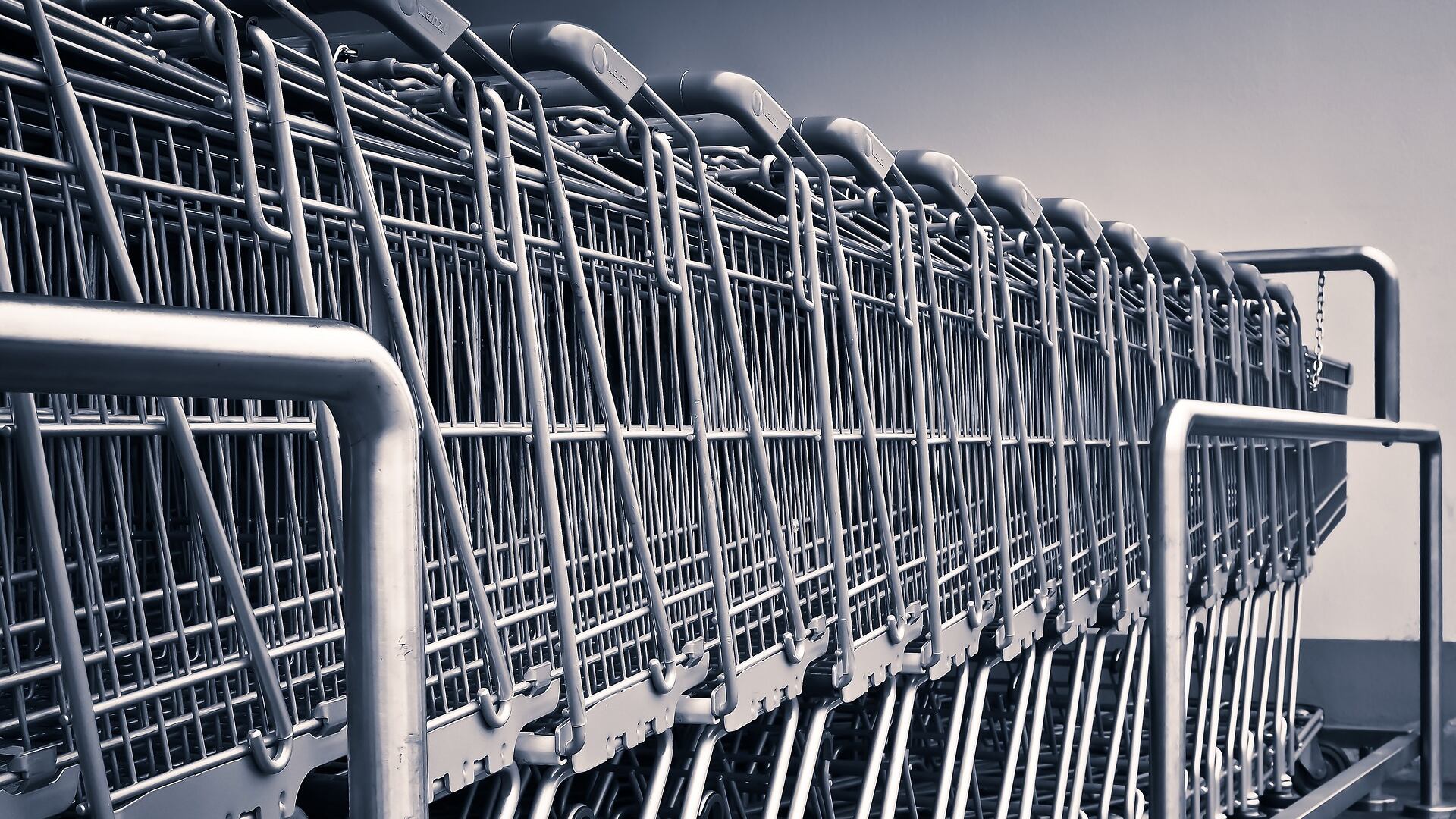 Homem é preso após importunar sexualmente menina em mercado