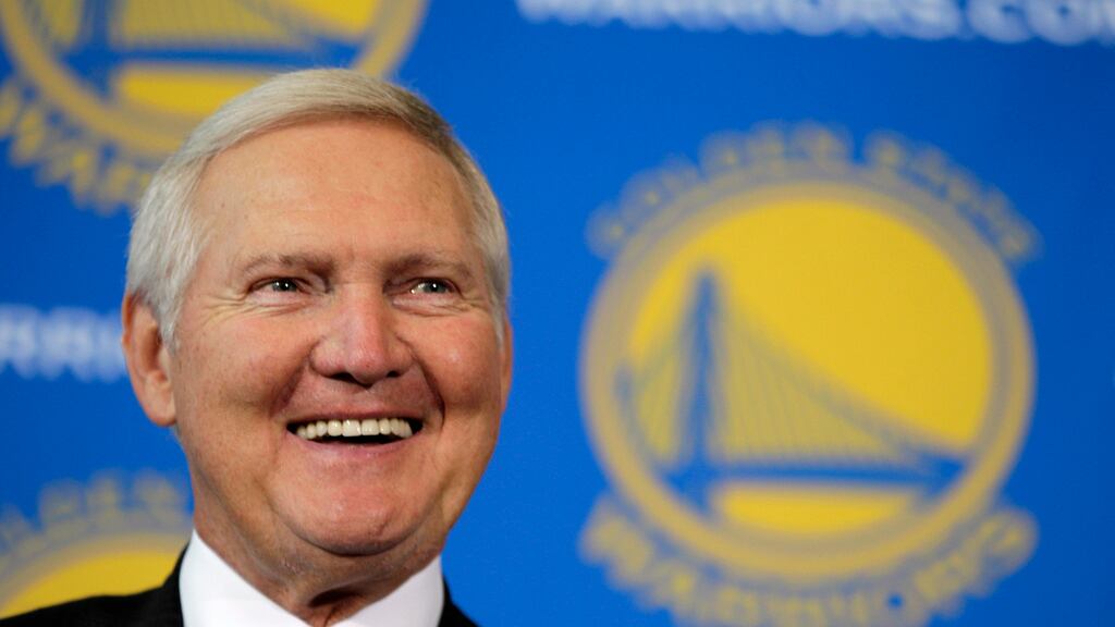 Jerry West falleció a los 86 años.
