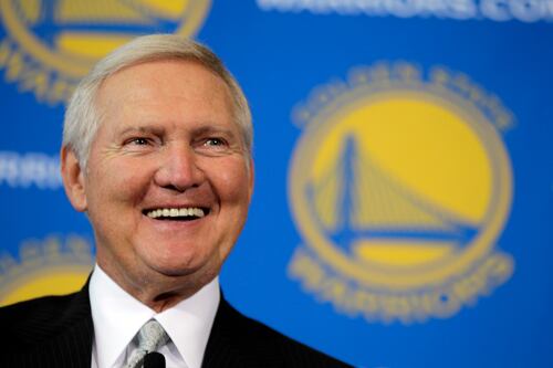 Jerry West, a lenda que inspirou o logo da NBA, morre aos 86 anos