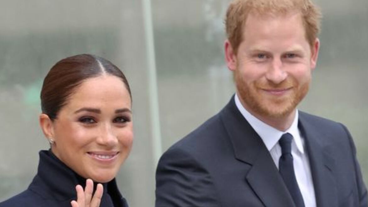 Para os especialistas, o atraso pode estar relacionado com o conteúdo do livro.