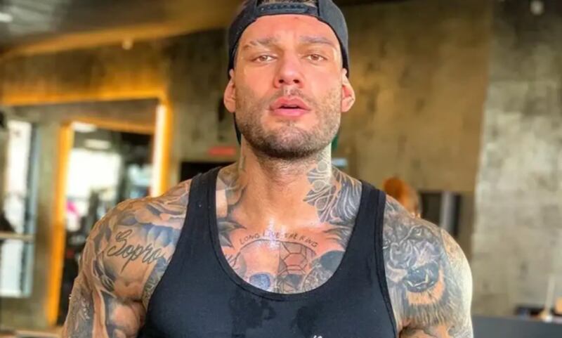 Cantor Lucas Lucco se pronuncia após vazamento de vídeo no TikTok