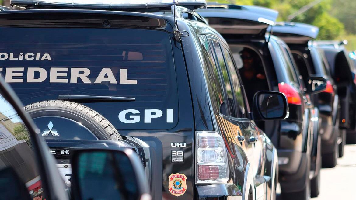 Agentes cumprem mandado de segurança