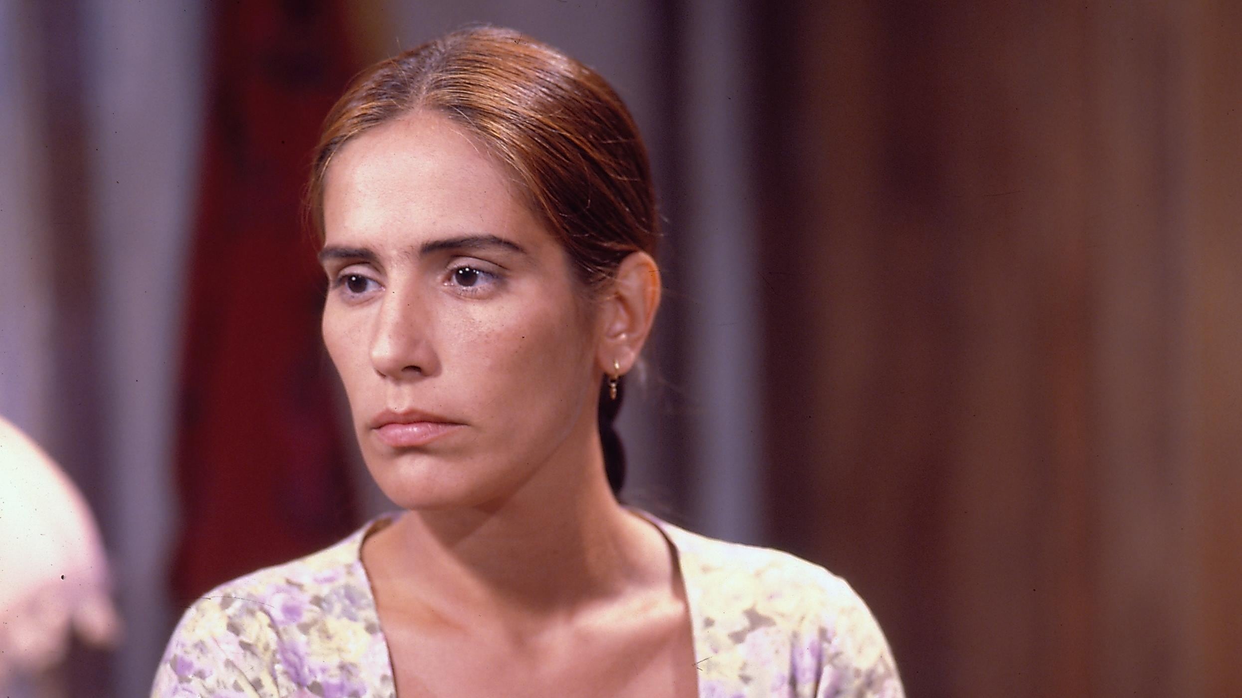 Mulheres de Areia: Gloria Pires vestida como Ruth, protagonista da novela da Globo