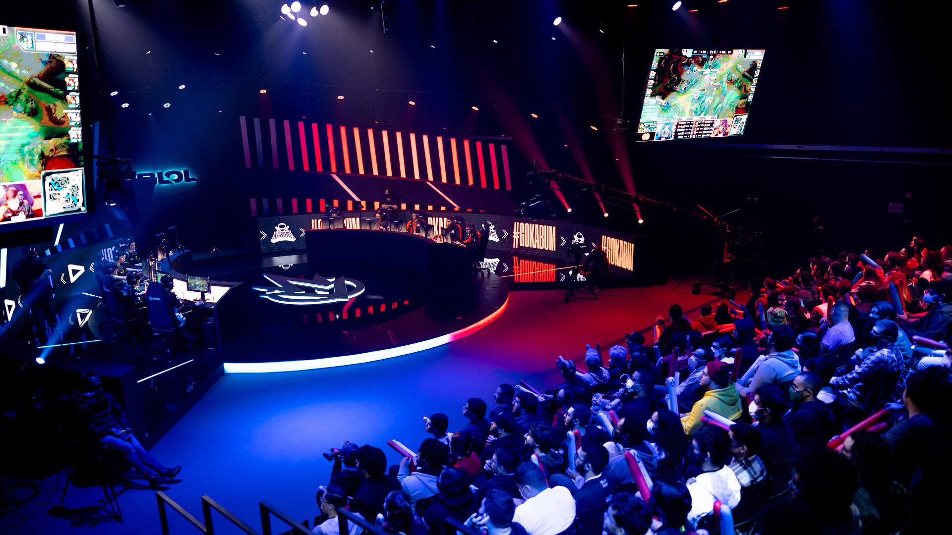 A torcida marcou presença em mais um dia de CBLoL