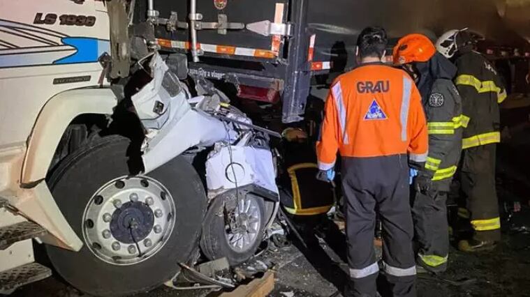 Acidente ocorreu na pista sentido RJ