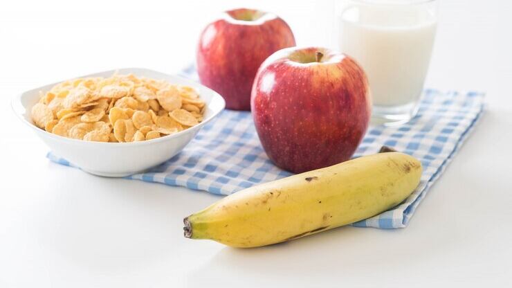 A vitamina saudável com maçã ideal como dica de alimentação pós-treino