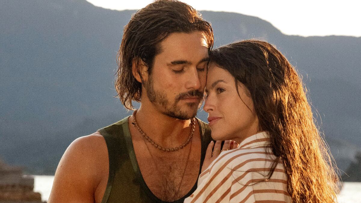 Rudá (Nicolas Prattes) e Luma (Agatha Moreira) formam um dos pares românticos na novela 'Mania de Você'