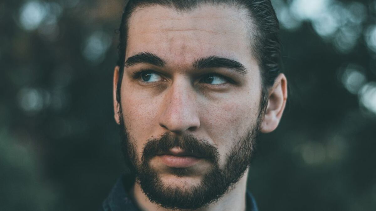 La mirada de reojo puede esconder varias intenciones distintas