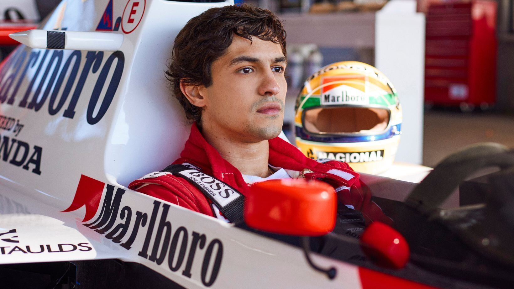 Galã em Verdades Secretas (Globoplay), o ator Gabriel Leone vive Ayrton Senna em série inédita da Netflix