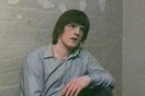 Serial Killer mais perigoso da Inglaterra passará o Natal em cela subterrânea de vidro