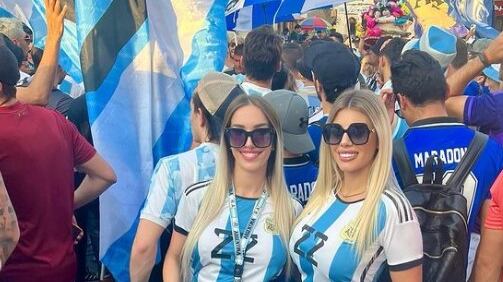 Torcedoras comemoraram título com topless