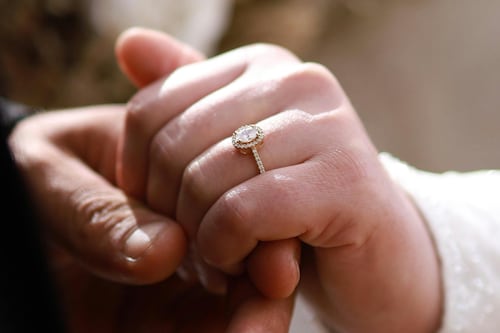 São Paulo registra 3 casamentos com adolescentes por dia, segundo estudo