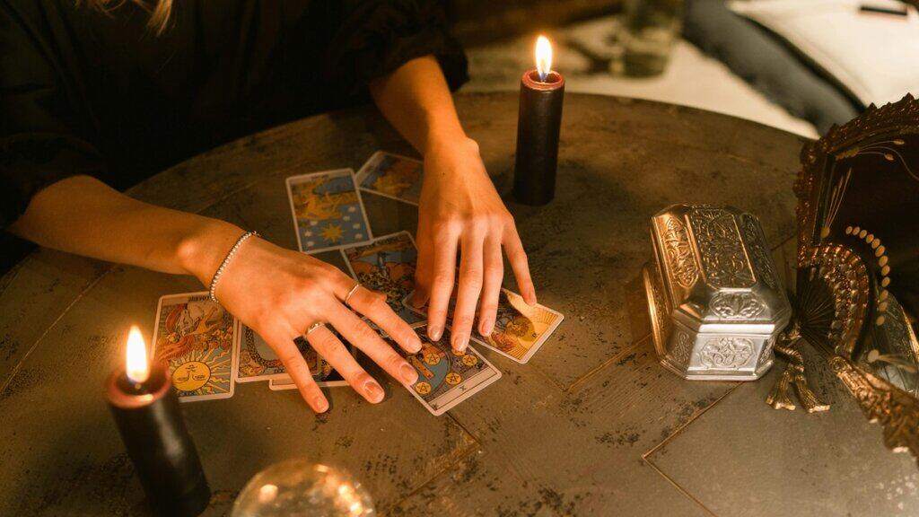 Desvendando os principais equívocos sobre o Tarot