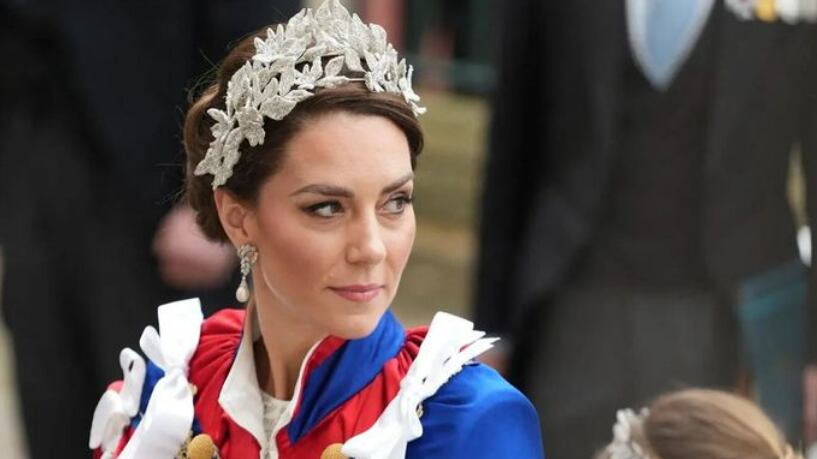 Kate Middleton combina look com sua filha, a princesa Charlotte e presta homenagem à princesa Diana
Foto: @theroyalstepsister