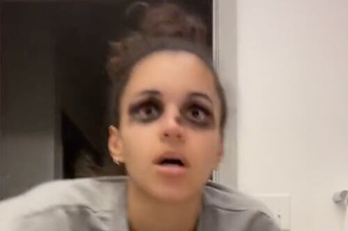 TikToker tira sarro da maquiagem de Robert Pattinson em ‘The Batman’ e viraliza