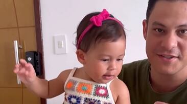 Vídeo da criança dançando ao acordar conquistou as redes sociais