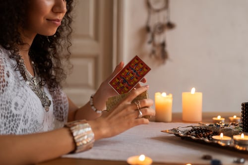 As revelações do tarot desta quarta-feira (12) para os signos de Sagitário, Capricórnio, Aquário e Peixes